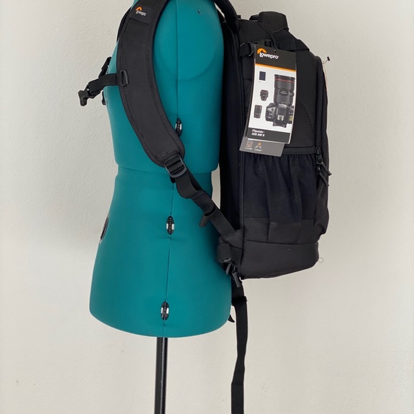 NWT Lowepro Black comfy photography backpack - Picture 7 of 9